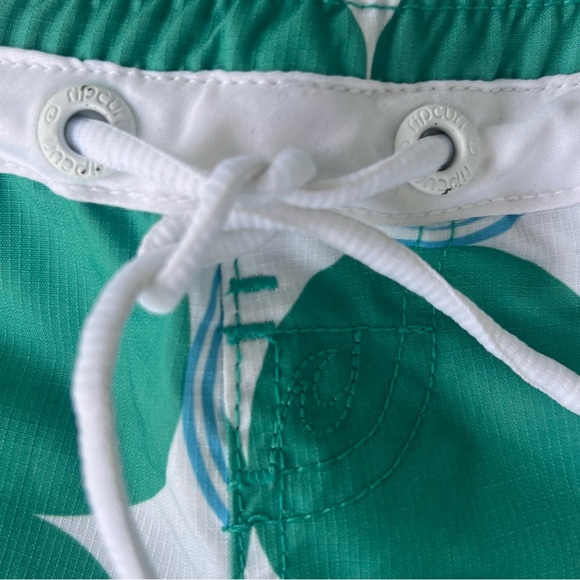 Rip Curl Women's Beach Bazaar Board
Short Swim Shorts Size Small Great Condition - Picture 11 of 11